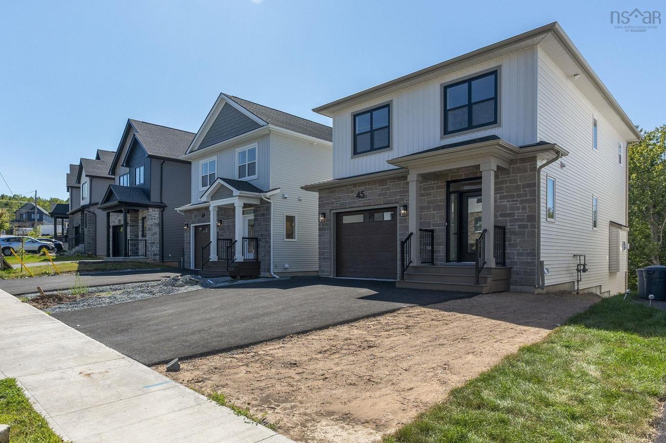 Pc-38 45 Pearlgarden Close, Dartmouth, NS