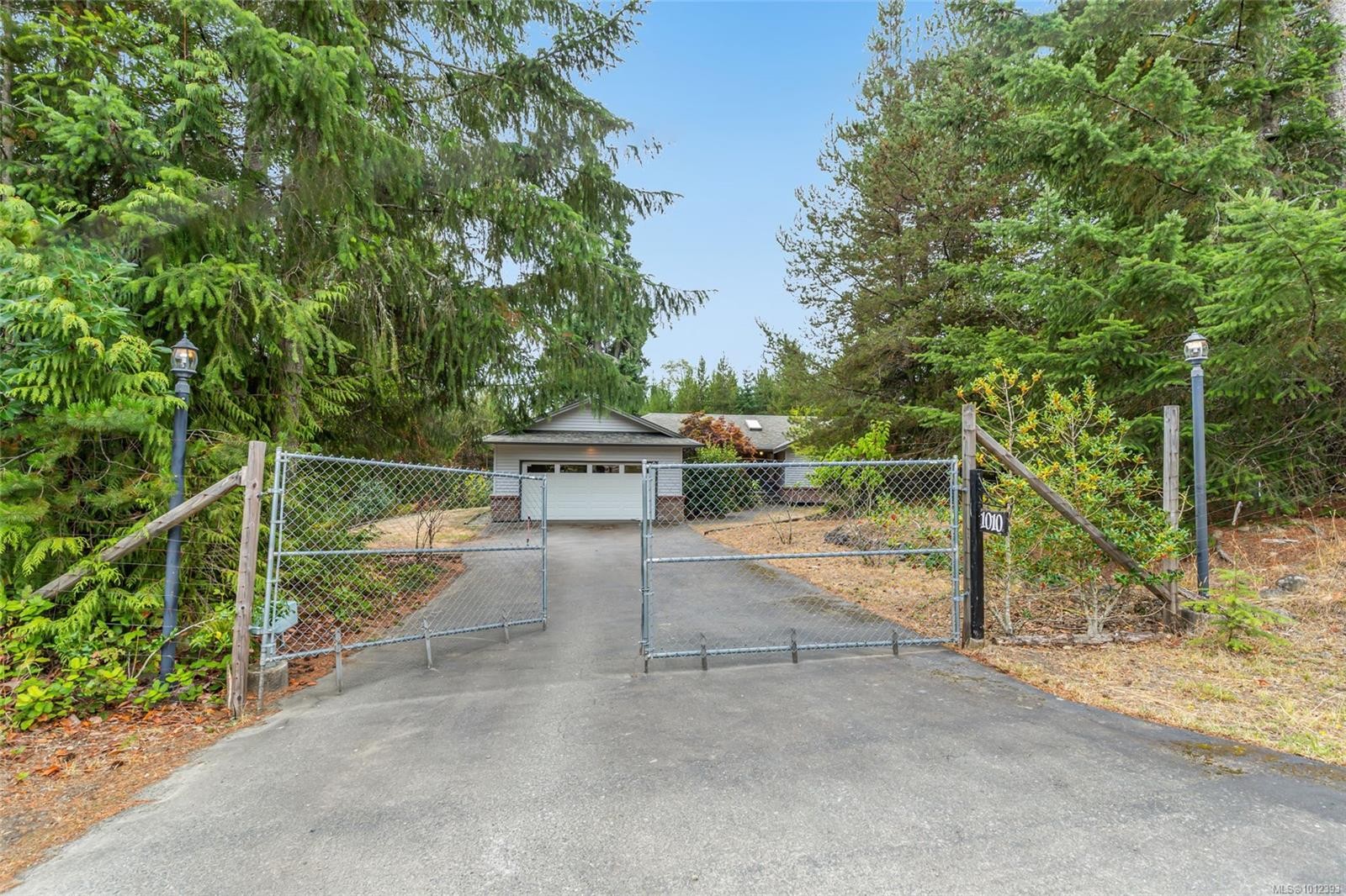 1010 Middlegate Rd, Errington, BC