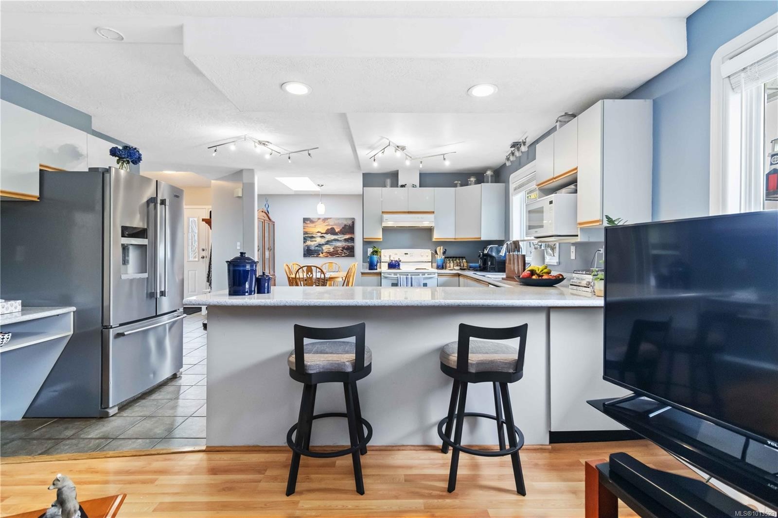 6598 Felderhof Rd, Sooke, BC - Indoor Photo Showing Kitchen With Upgraded Kitchen