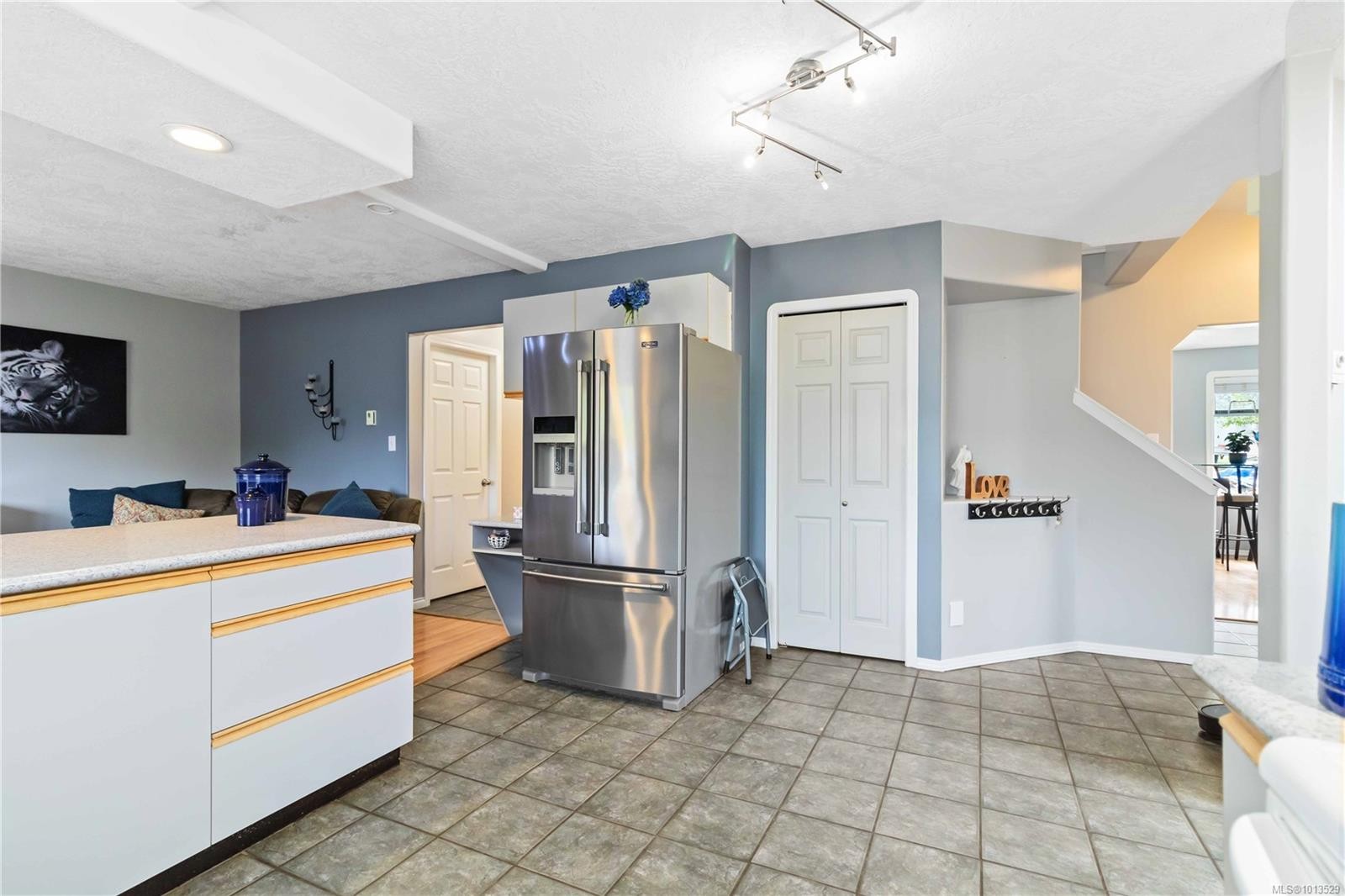 6598 Felderhof Rd, Sooke, BC - Indoor Photo Showing Kitchen