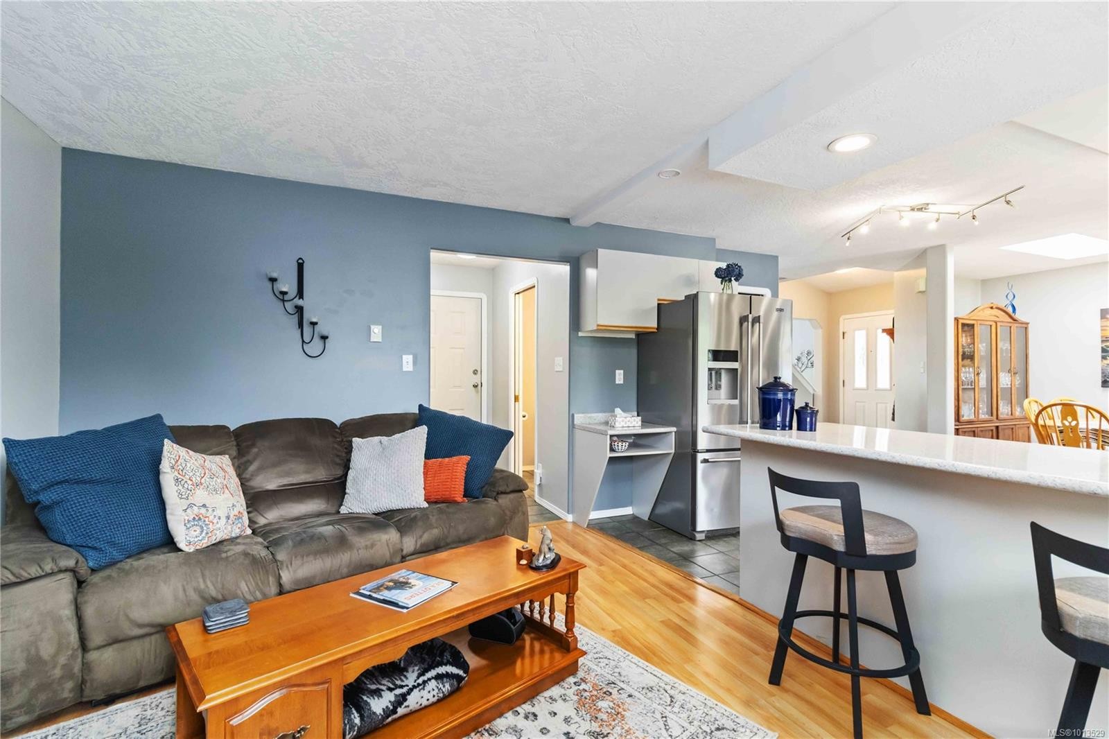 6598 Felderhof Rd, Sooke, BC - Indoor Photo Showing Living Room
