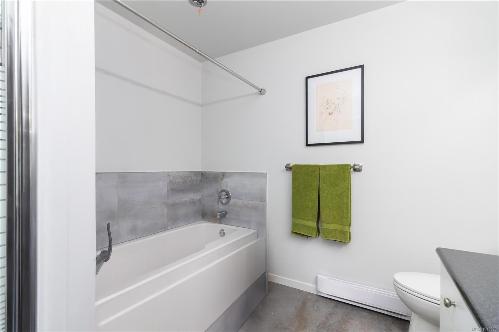 6598 Felderhof Rd, Sooke, BC - Indoor Photo Showing Bathroom