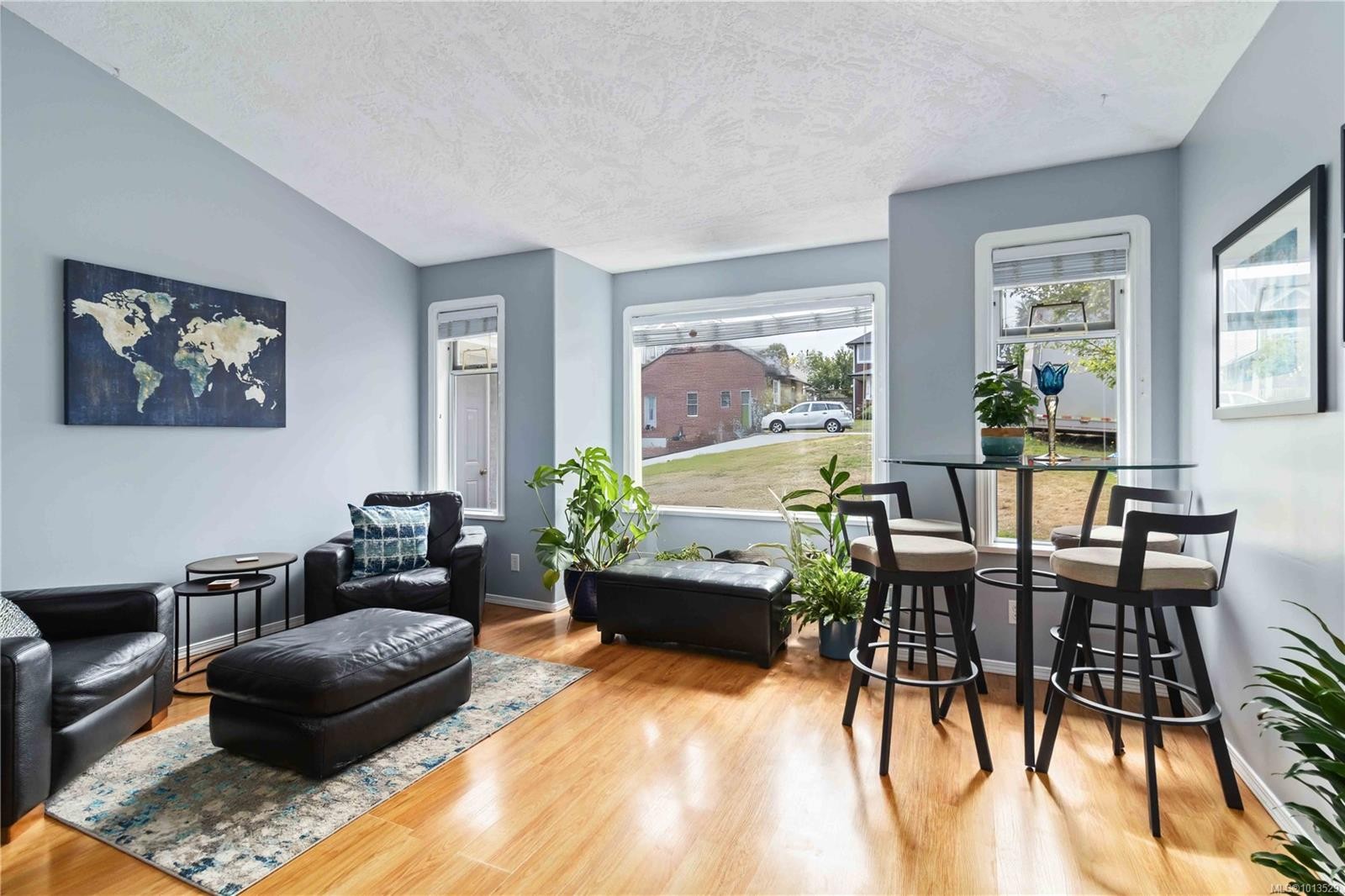 6598 Felderhof Rd, Sooke, BC - Indoor Photo Showing Living Room