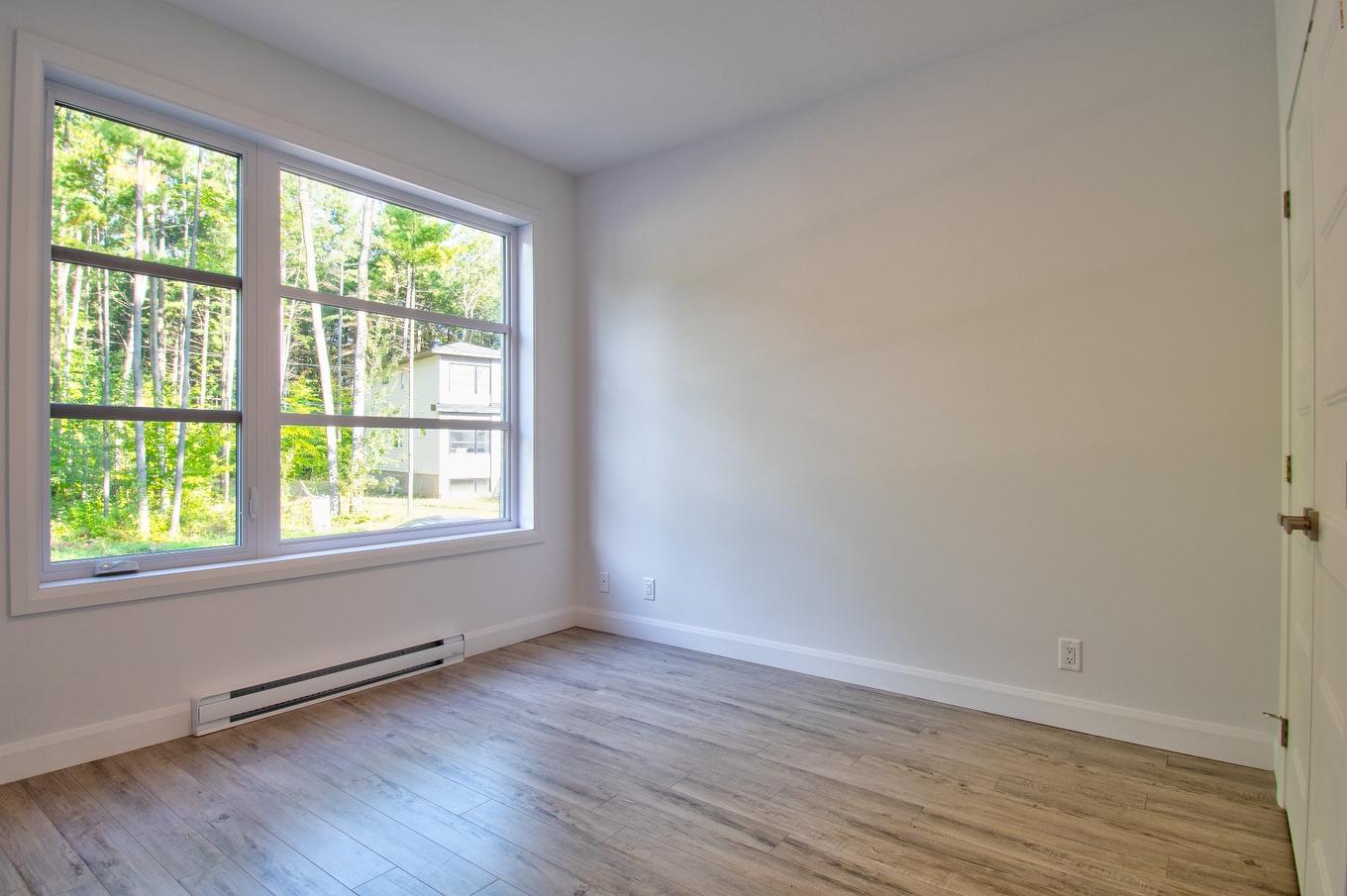 Chambre à coucher - 6040 Rue De La Rochelle, Sorel-Tracy, QC - Indoor Photo Showing Other Room