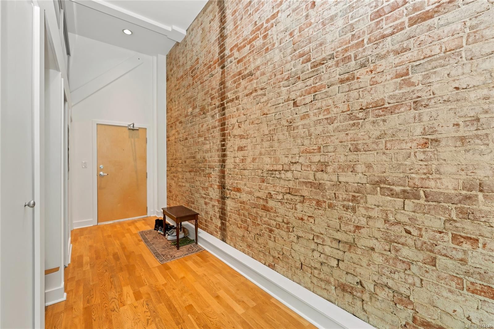 203-562 Yates St, Victoria, BC - Indoor Photo Showing Other Room