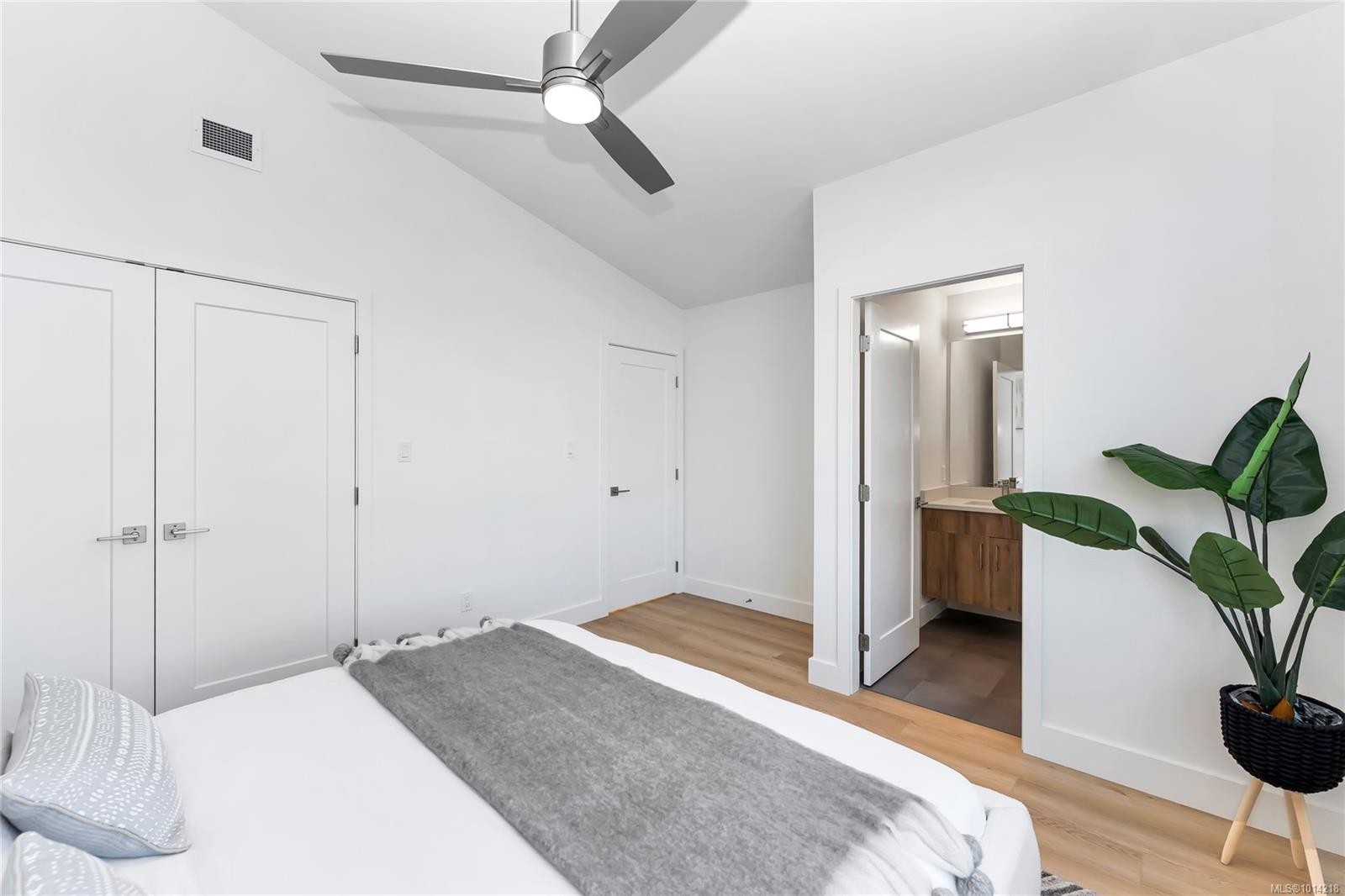 903 Vine Crt, Langford, BC