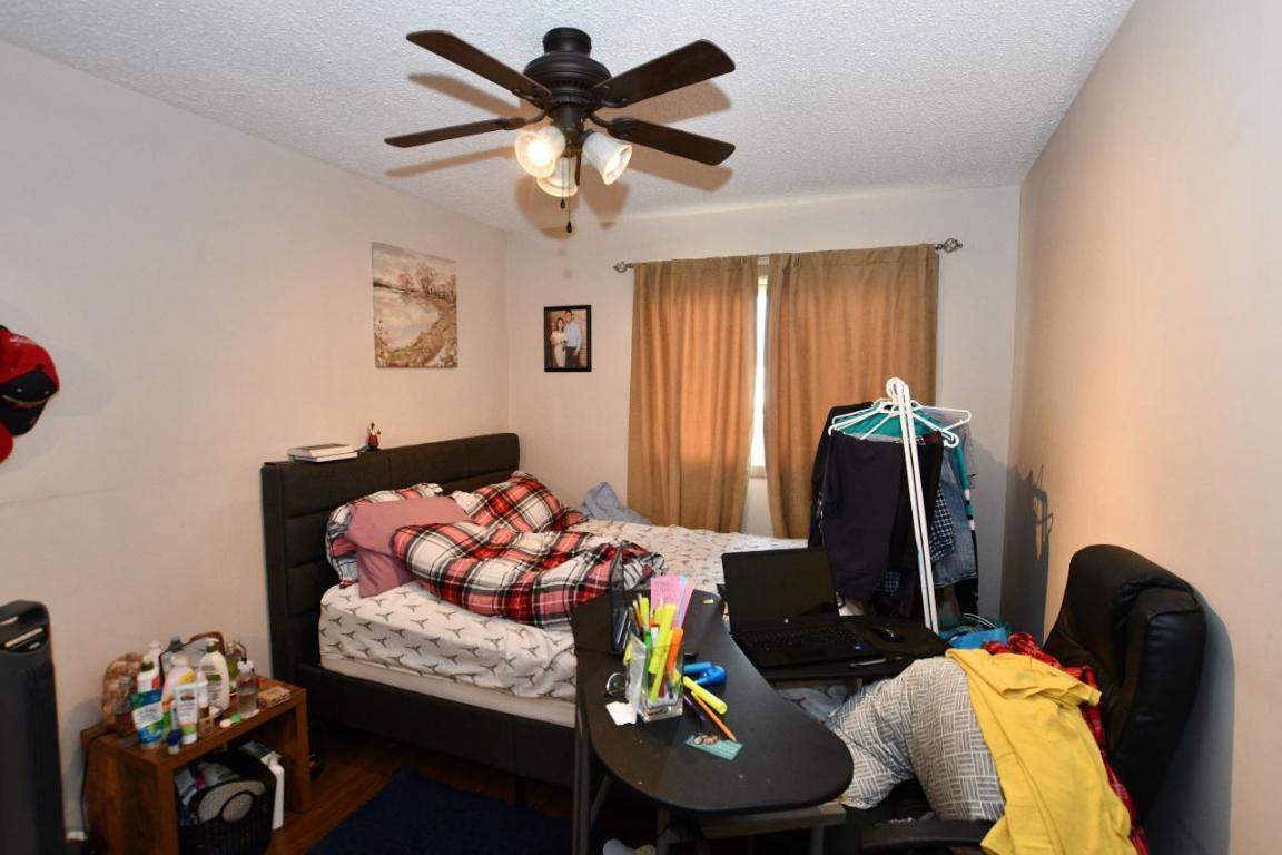 406-130 Skaha Place, Penticton, BC - Indoor Photo Showing Bedroom
