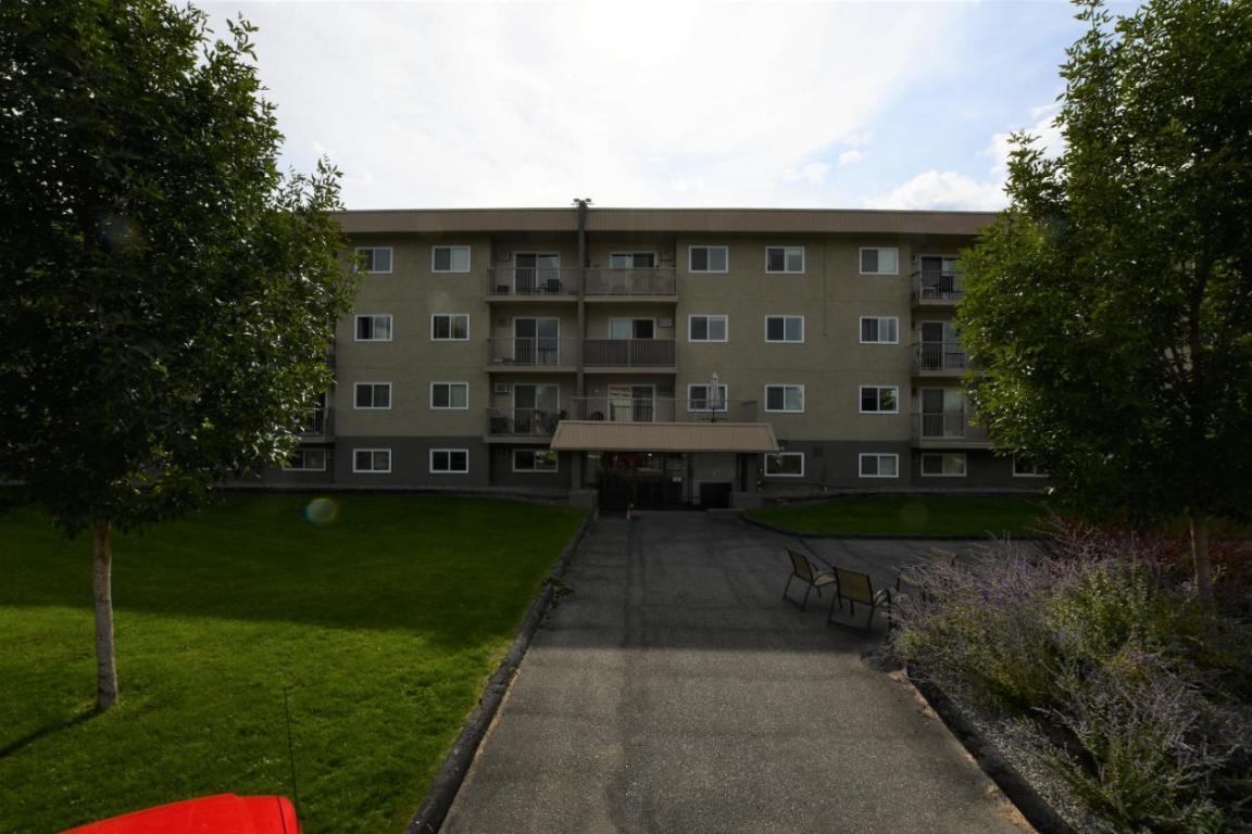 406-130 Skaha Place, Penticton, BC - Outdoor With Facade