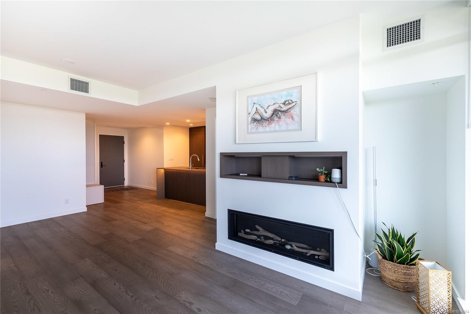 1006-2000 Hannington Rd, Langford, BC - Indoor Photo Showing Living Room With Fireplace