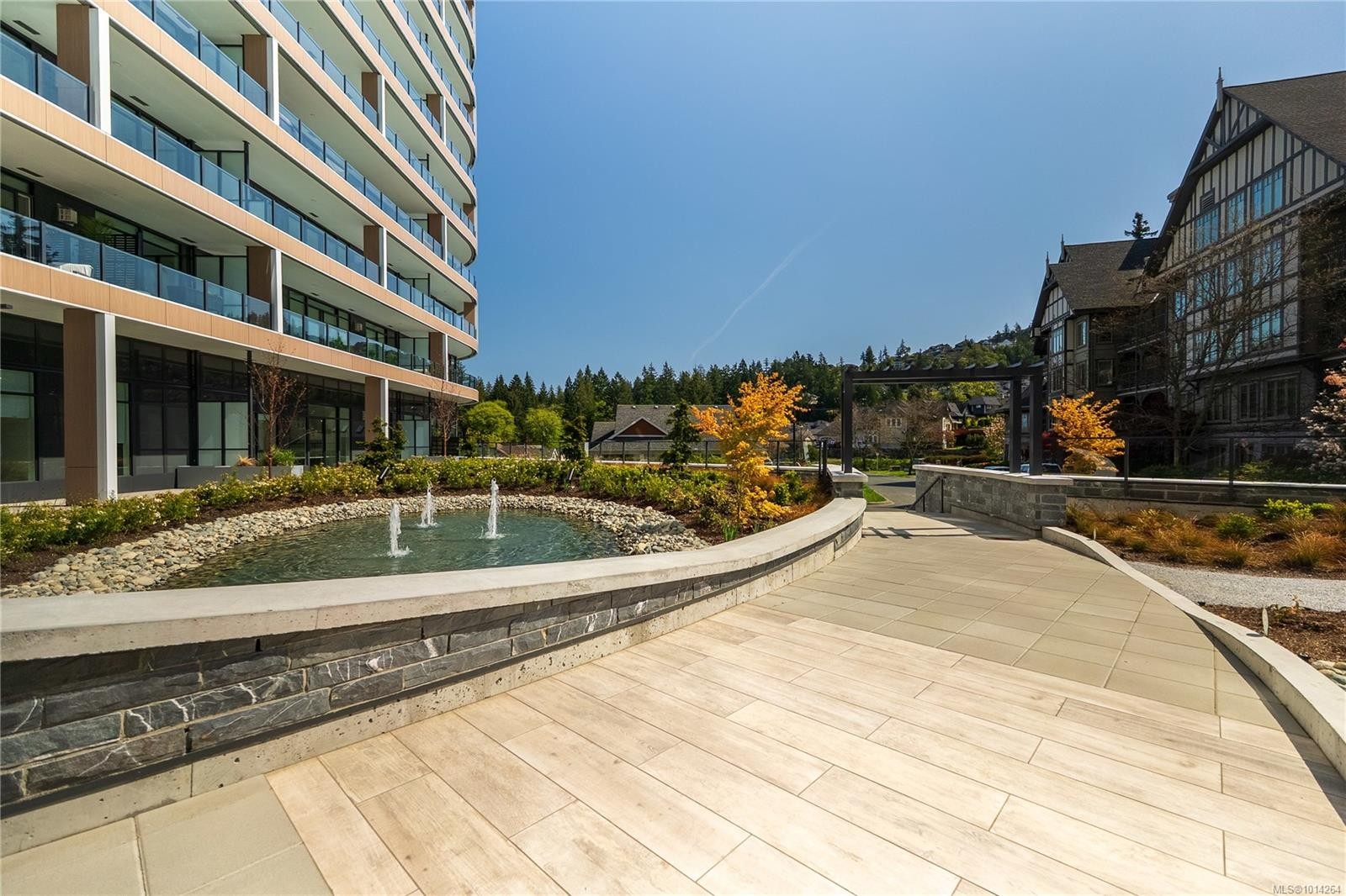 1006-2000 Hannington Rd, Langford, BC - Outdoor