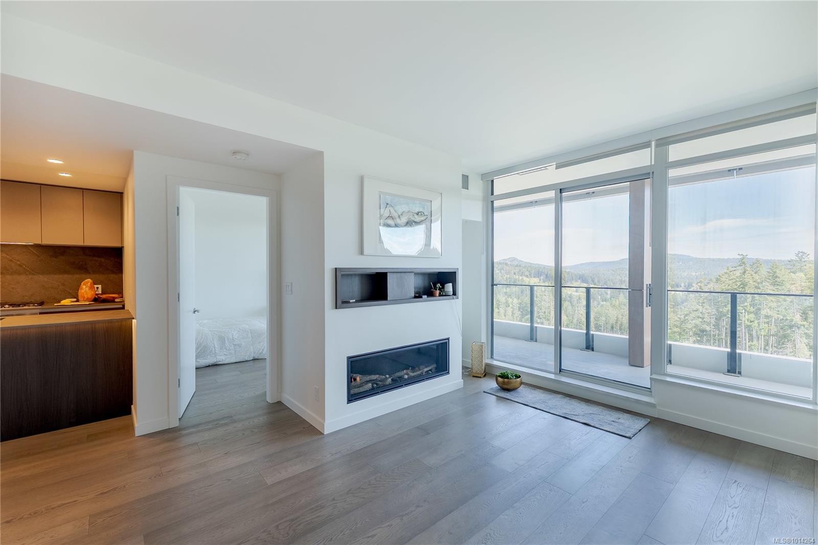 1006-2000 Hannington Rd, Langford, BC - Indoor Photo Showing Living Room With Fireplace