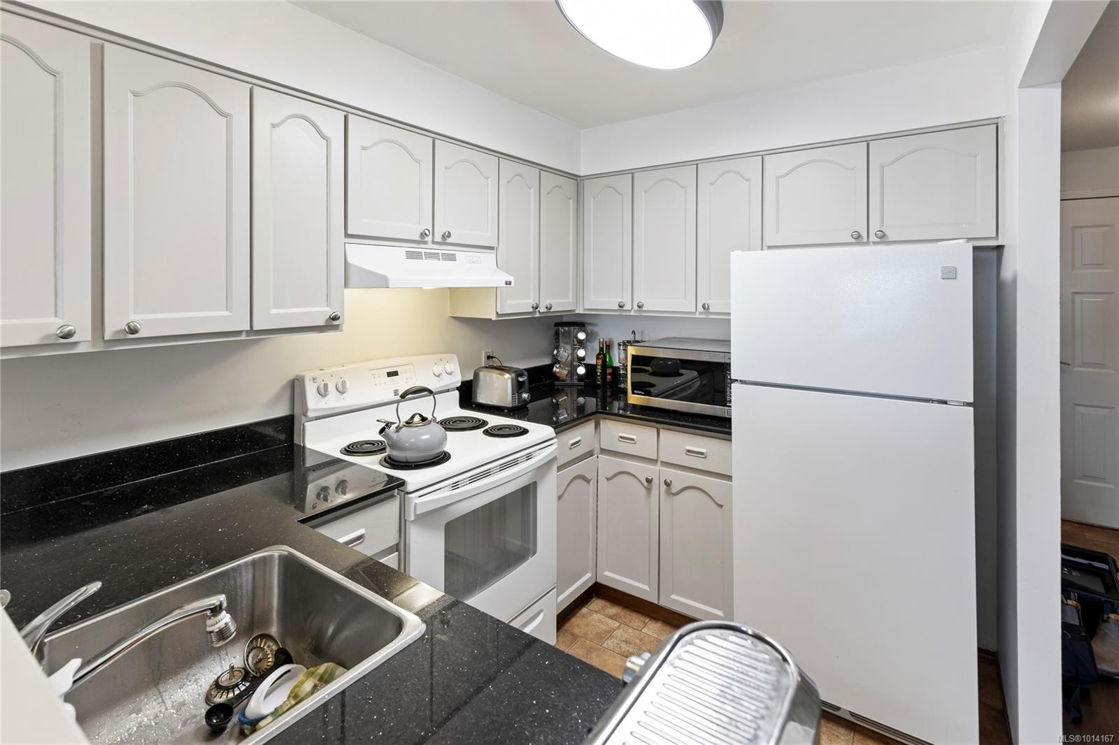209-30 Cavan St, Nanaimo, BC - Indoor Photo Showing Kitchen