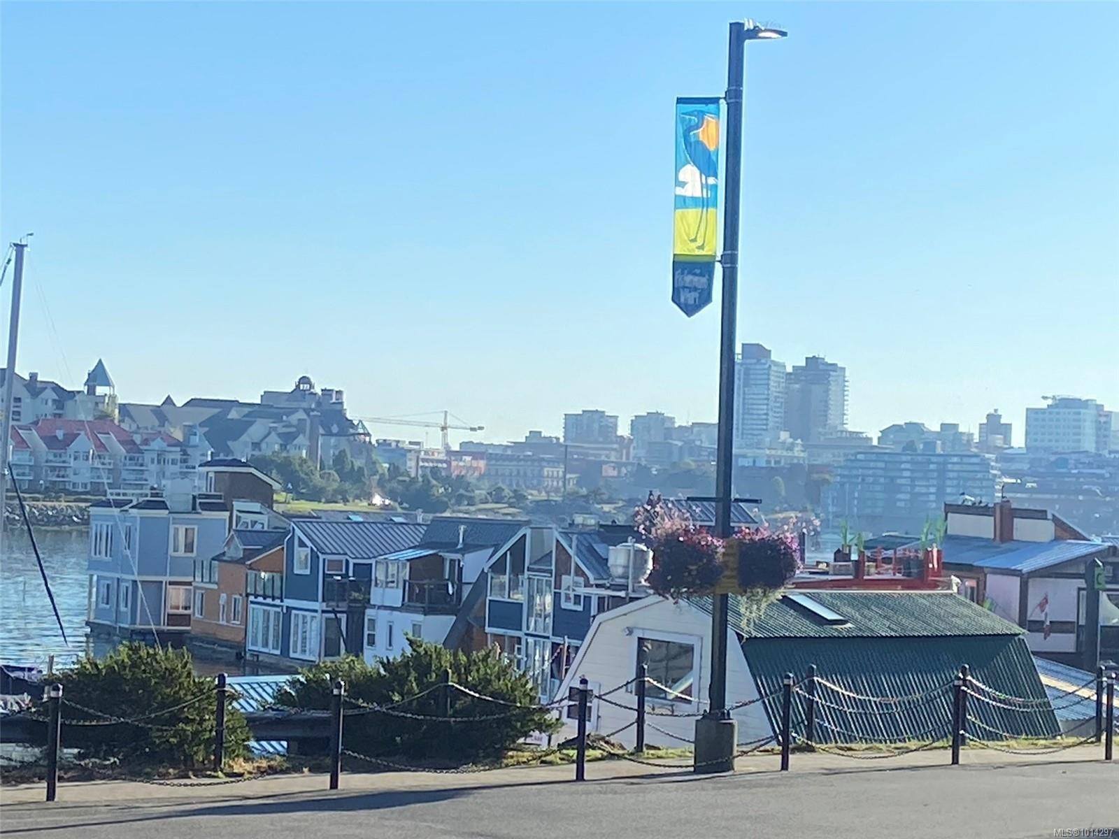 220-19 Dallas Rd, Victoria, BC