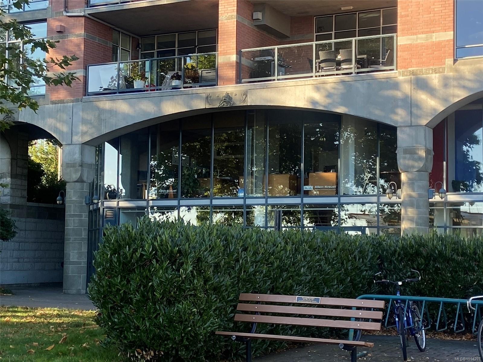 220-19 Dallas Rd, Victoria, BC