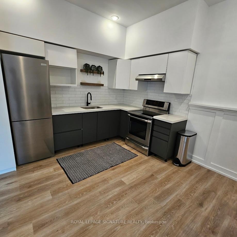 Bsmt-51 Kenpark Avenue, Brampton, ON - Indoor Photo Showing Kitchen With Upgraded Kitchen