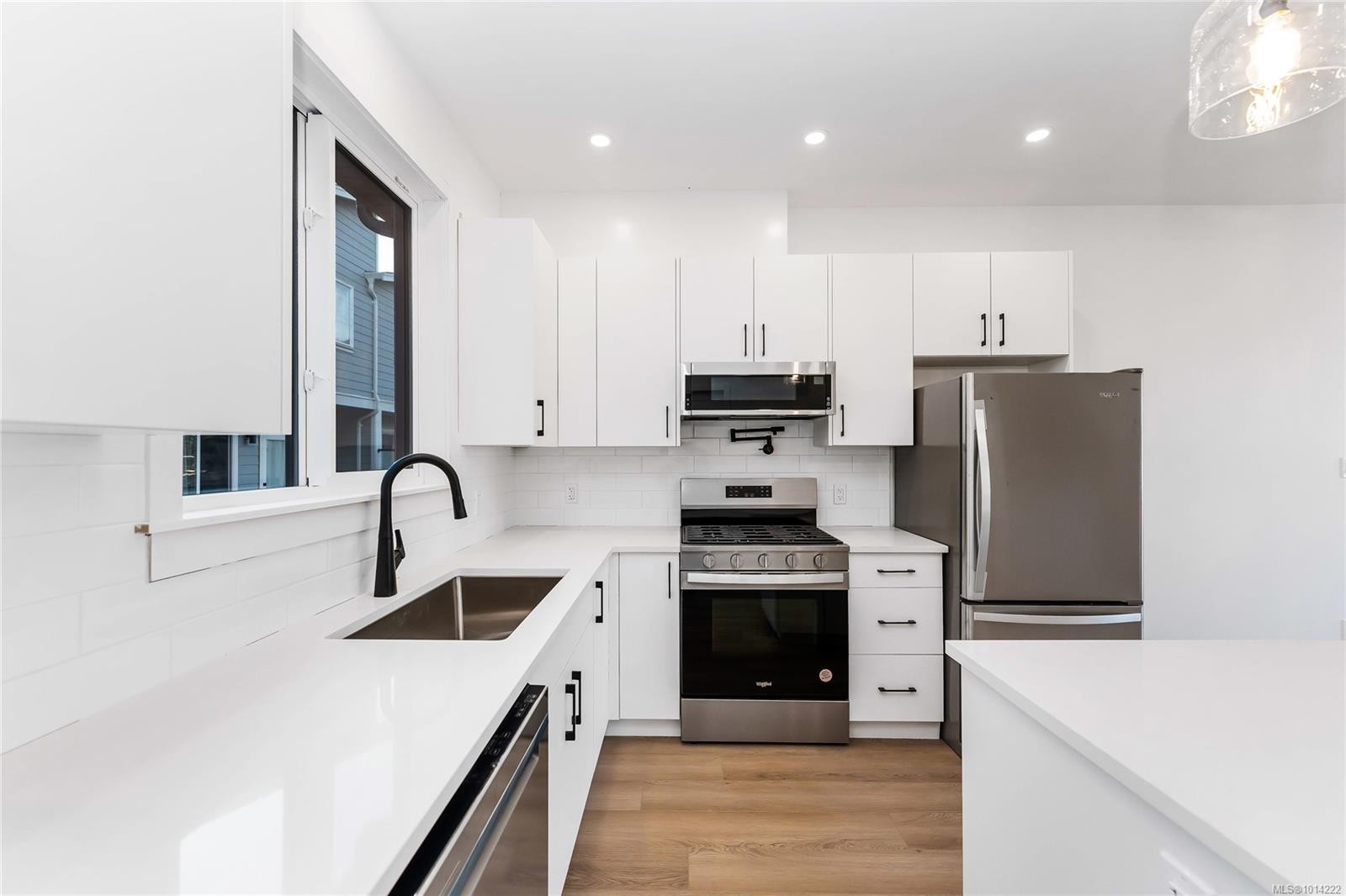 905 Vine Crt, Langford, BC