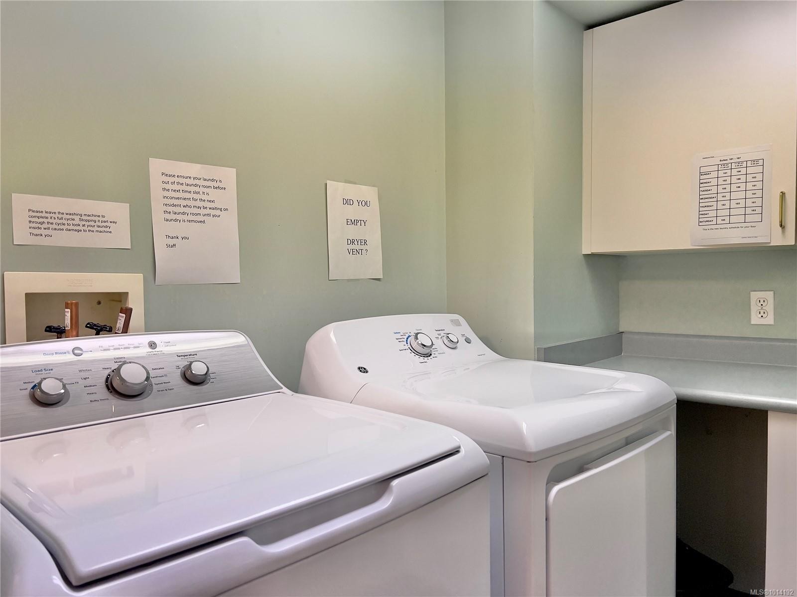 107-750 Memorial Ave, Qualicum Beach, BC - Indoor Photo Showing Laundry Room