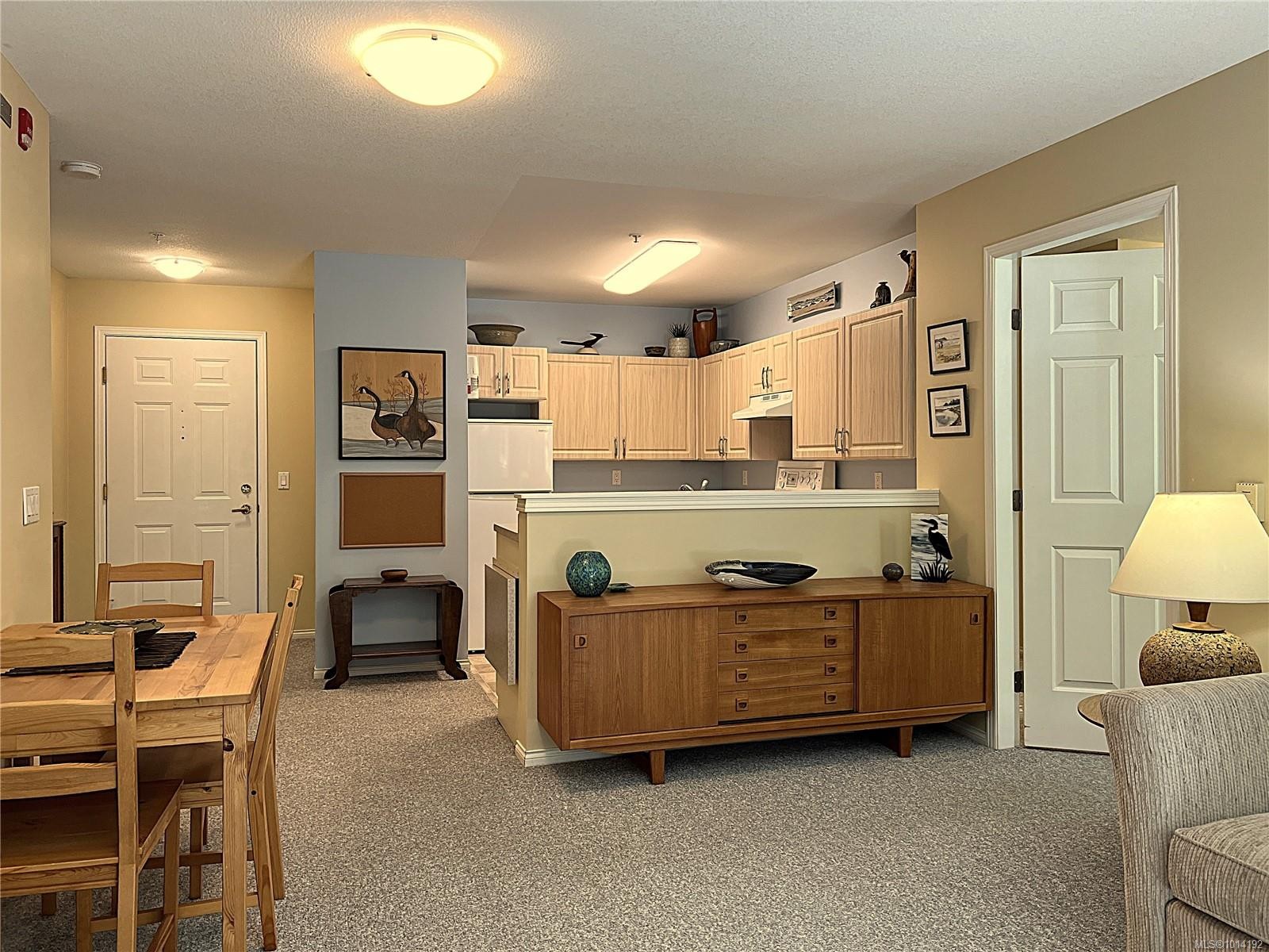 107-750 Memorial Ave, Qualicum Beach, BC - Indoor