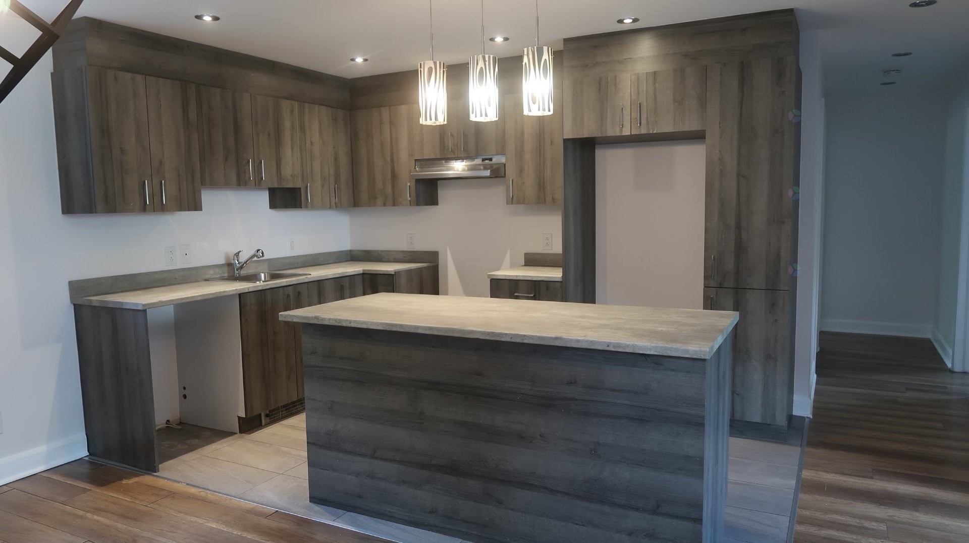 Cuisine - 899 Rue Paul-Émile-Borduas, Saint-Lin/Laurentides, QC - Indoor Photo Showing Kitchen