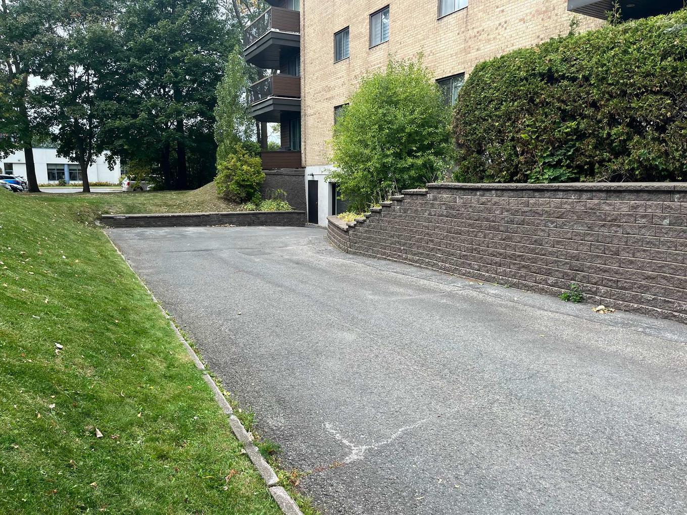 Autre - 304-1665 Boul. Du Souvenir, Laval (Laval-Des-Rapides), QC - Outdoor