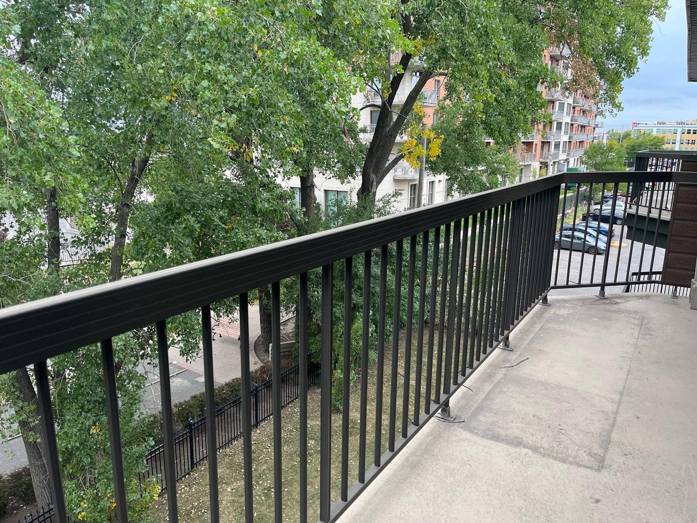 Balcon - 304-1665 Boul. Du Souvenir, Laval (Laval-Des-Rapides), QC - Outdoor