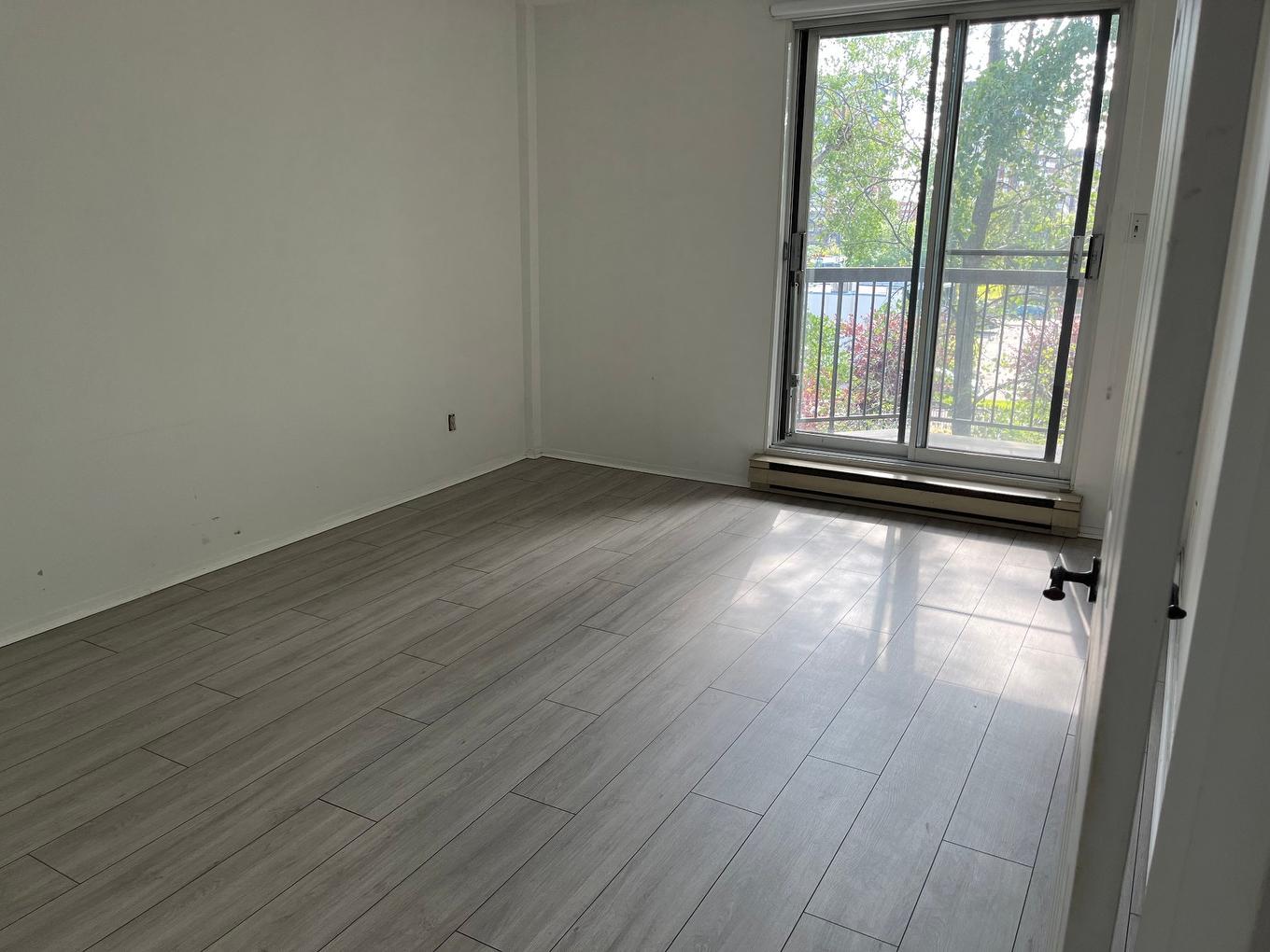 Chambre à coucher - 304-1665 Boul. Du Souvenir, Laval (Laval-Des-Rapides), QC - Indoor Photo Showing Other Room