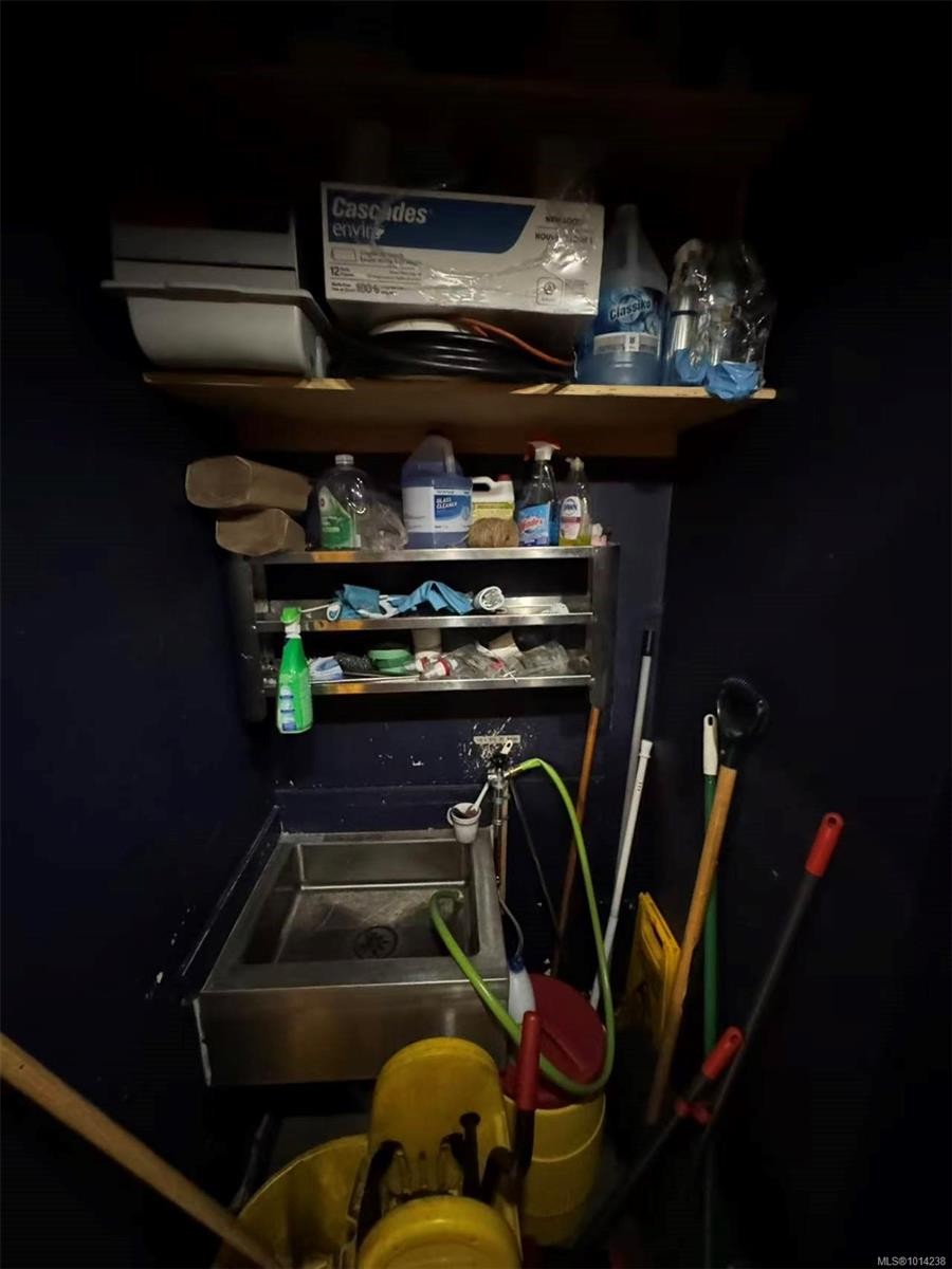 1008 Blanshard St, Victoria, BC