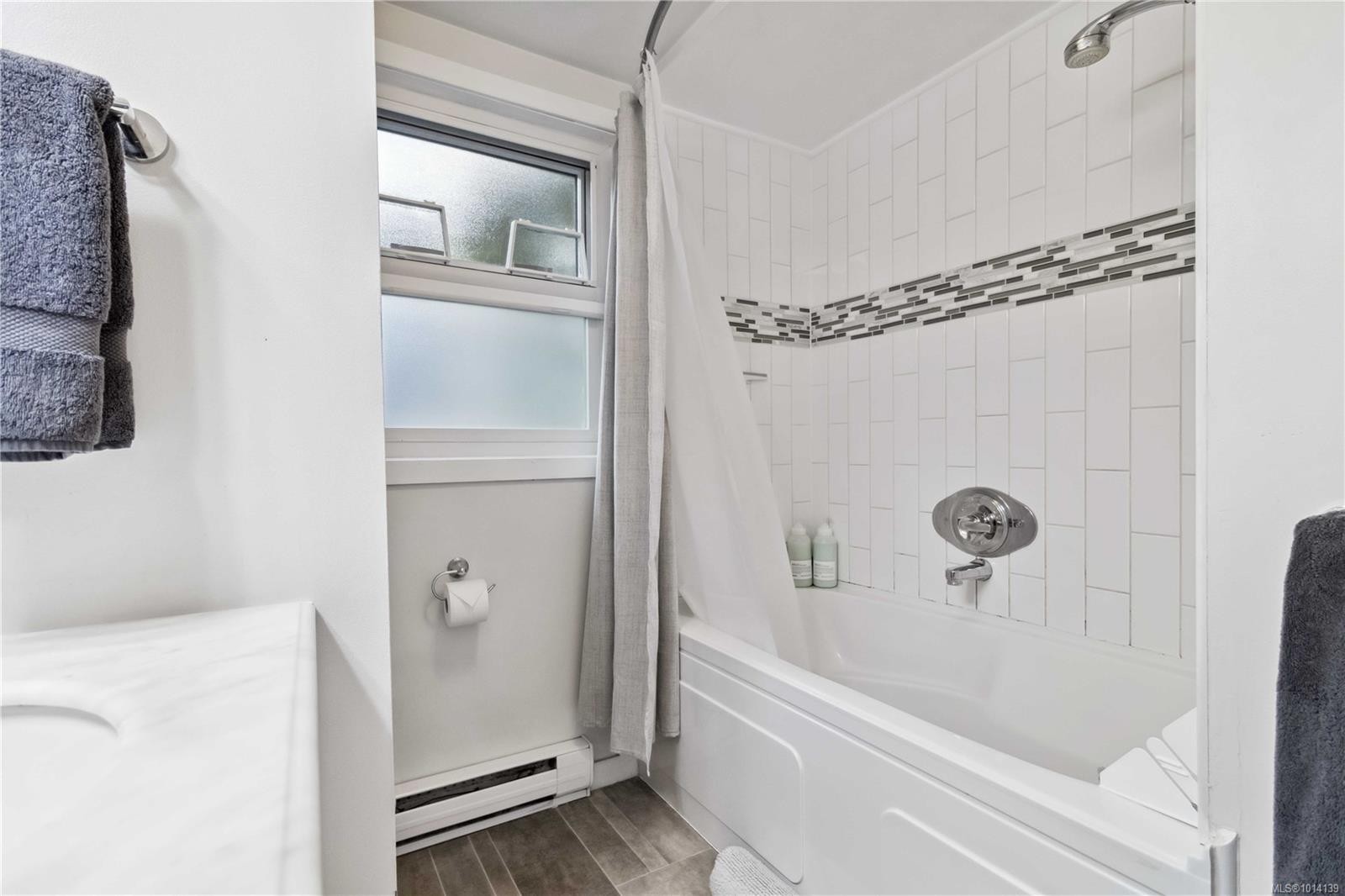 101-1991 Kaltasin Rd, Sooke, BC - Indoor Photo Showing Bathroom