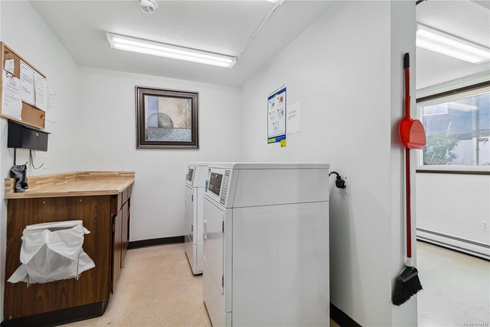 101-1991 Kaltasin Rd, Sooke, BC - Indoor