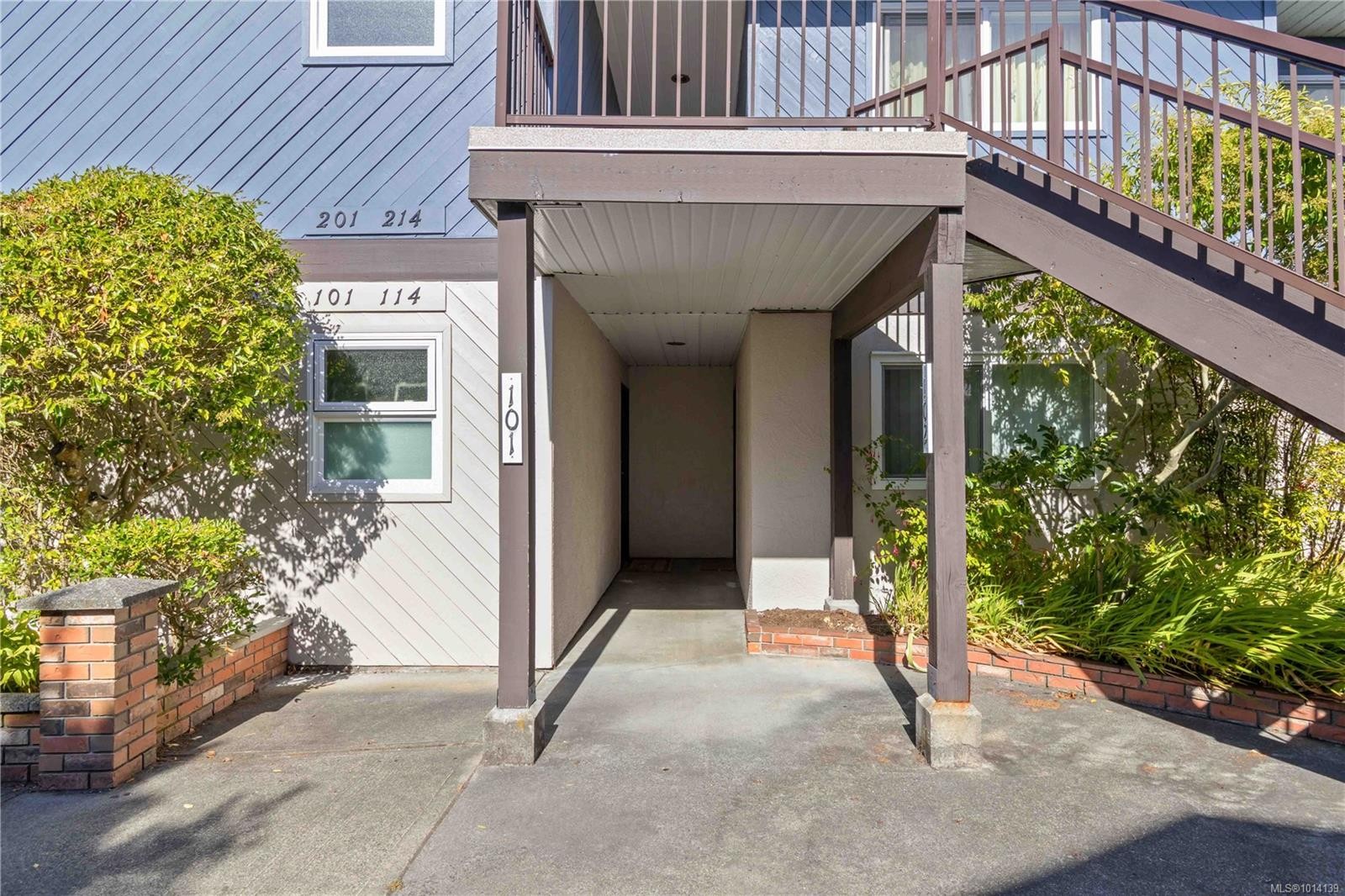 101-1991 Kaltasin Rd, Sooke, BC - Outdoor With Exterior