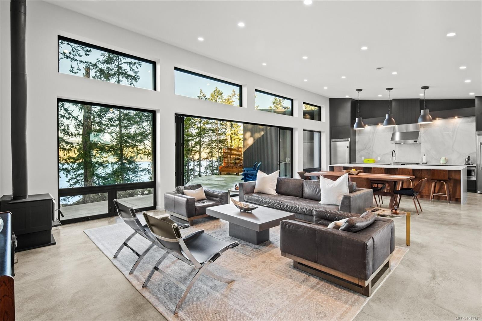 A-6550 East Sooke Rd, Sooke, BC - Indoor