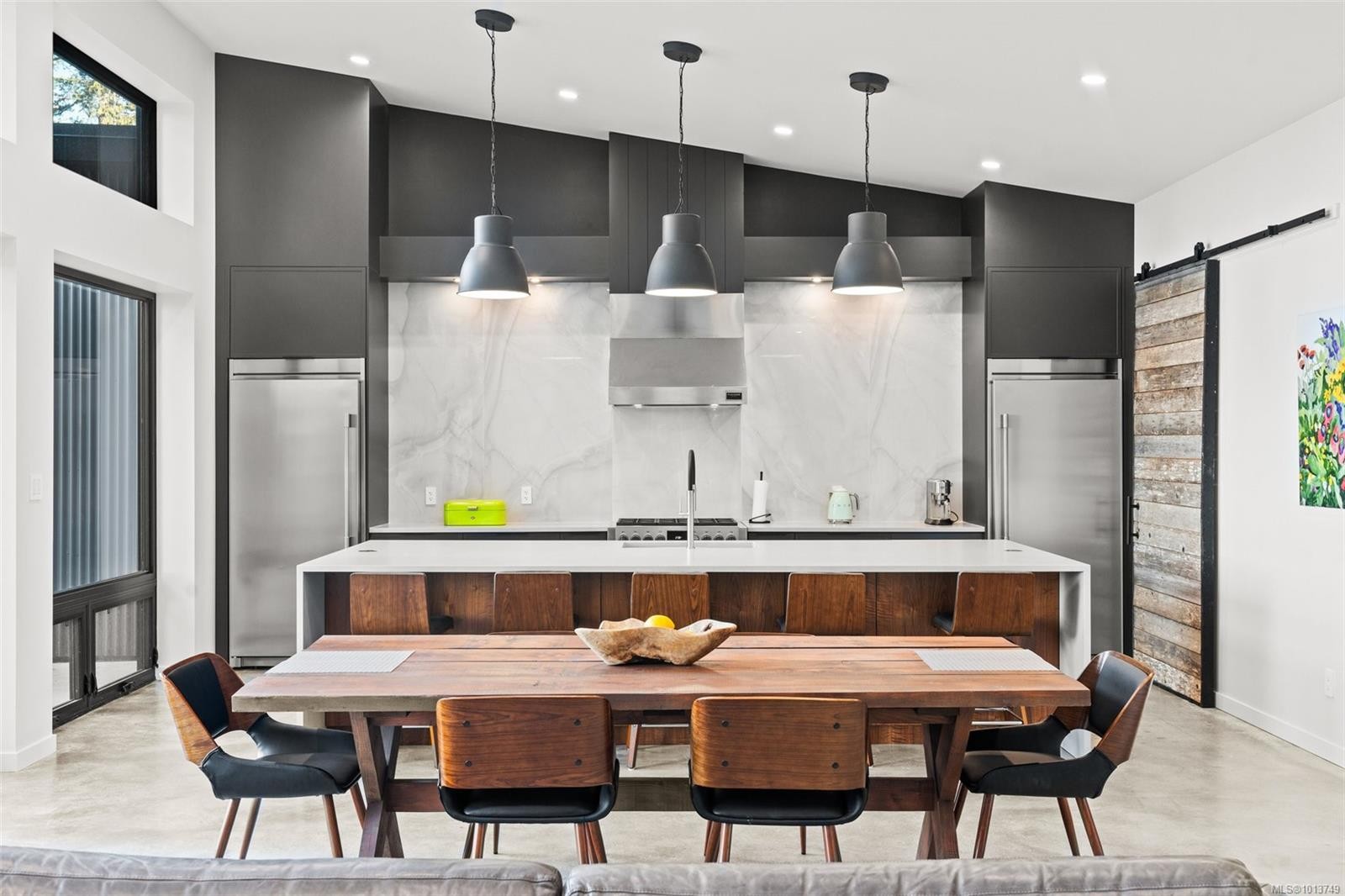 A-6550 East Sooke Rd, Sooke, BC - Indoor Photo Showing Dining Room