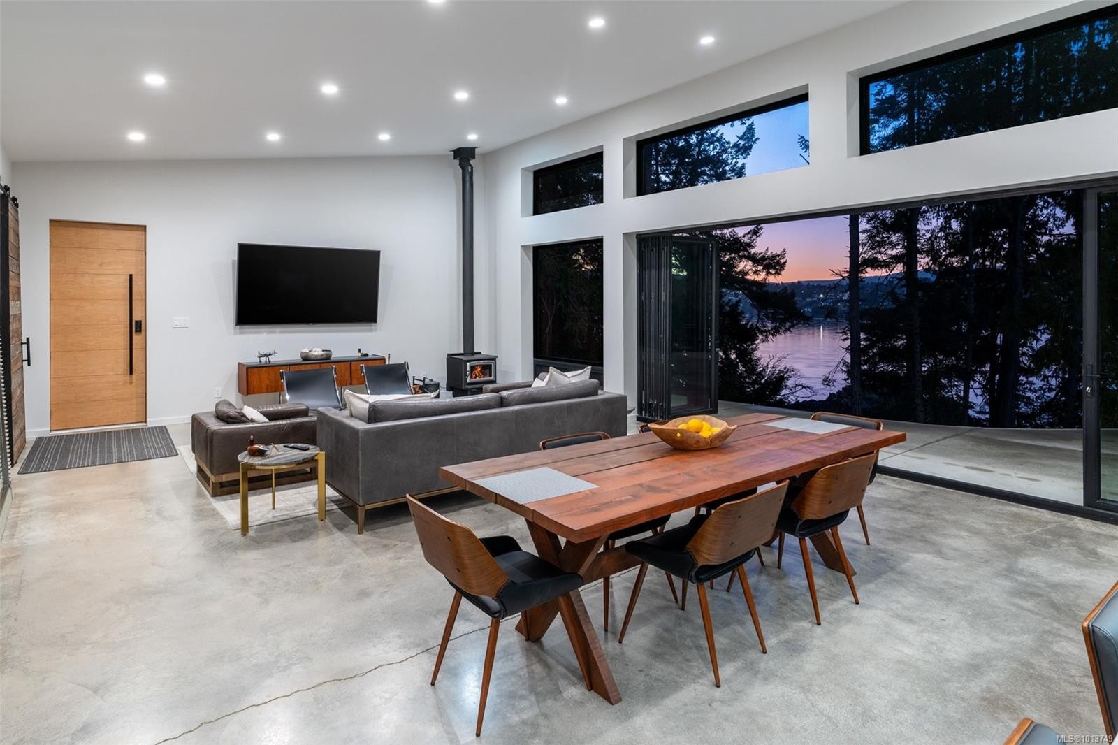 A-6550 East Sooke Rd, Sooke, BC - Indoor