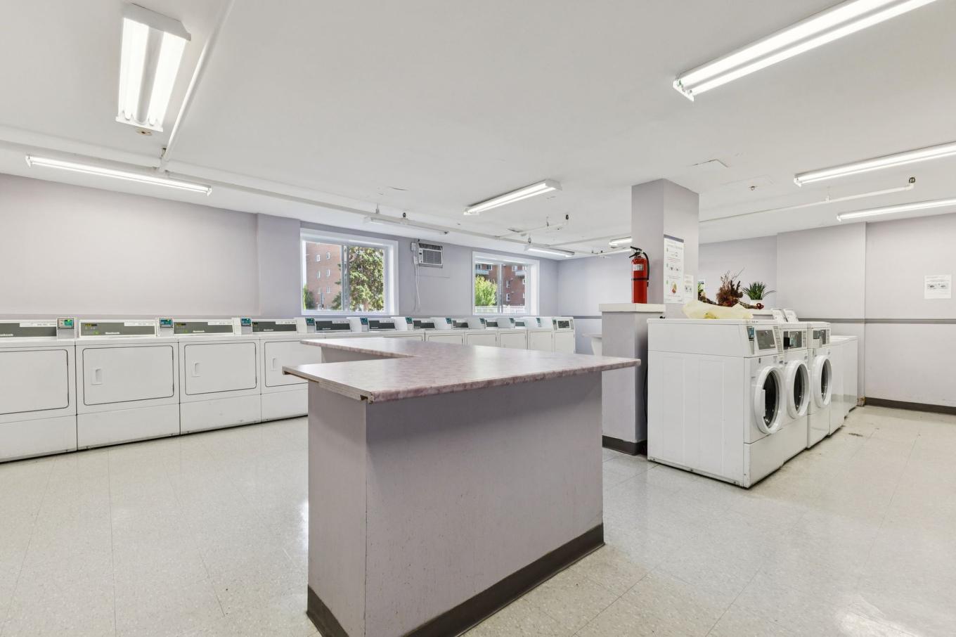 Laundry room - 415-23 Rue De La Soeur-Jeanne-Marie-Chavoin, Gatineau (Hull), QC - Indoor Photo Showing Laundry Room