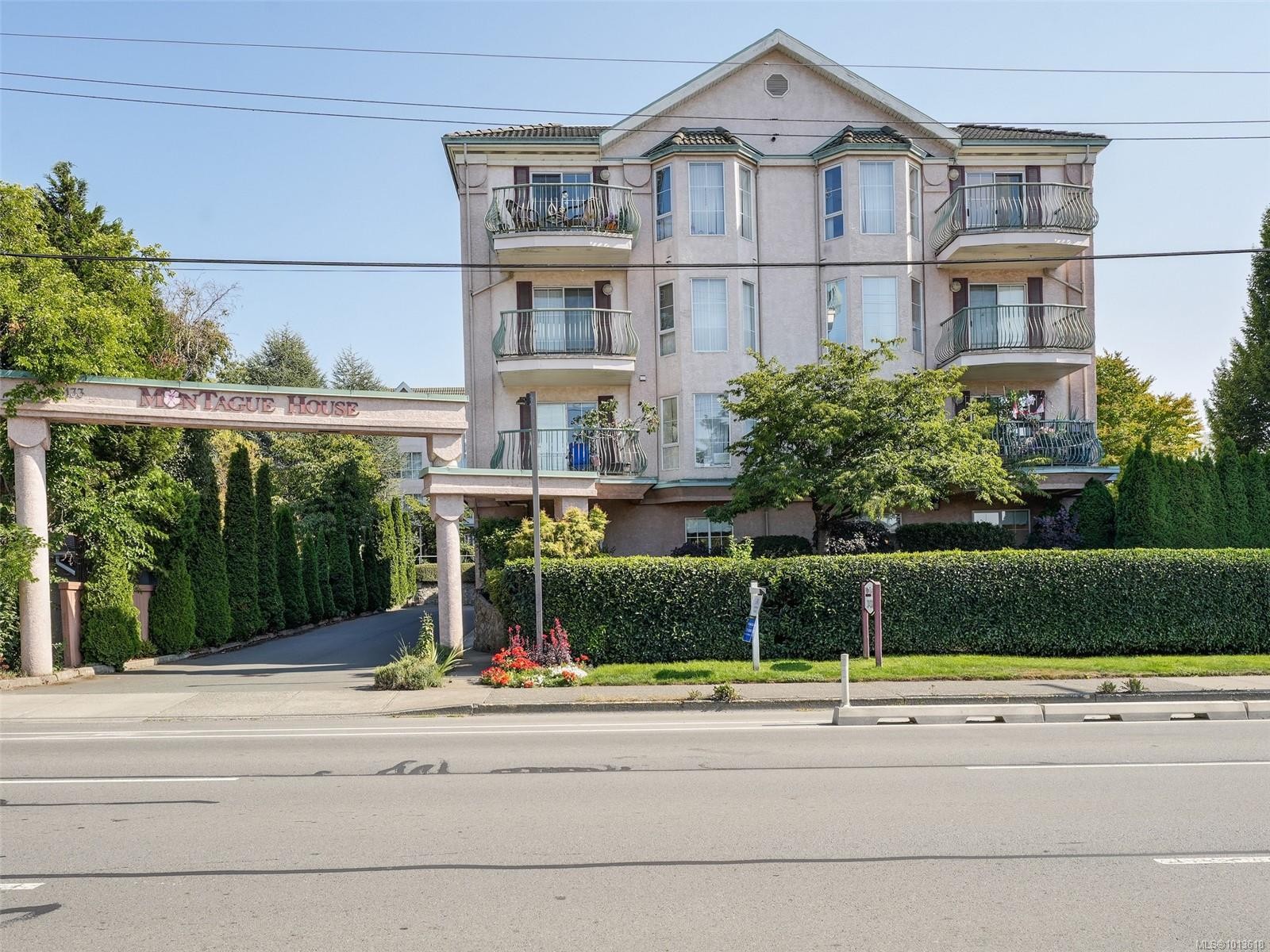 413-3133 Tillicum Rd, Saanich, BC - Outdoor With Balcony