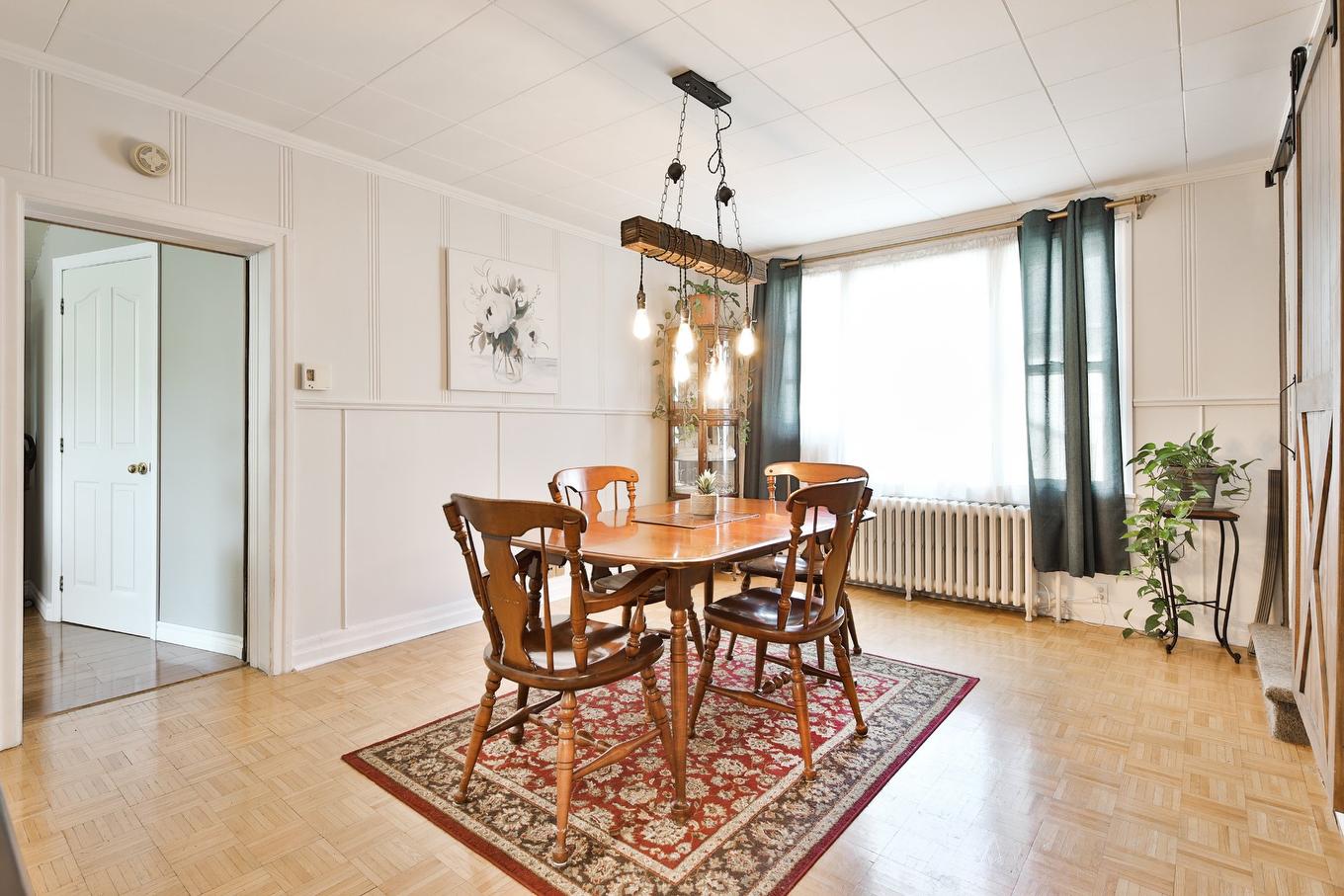 Salle à manger - 2130 Av. Bourgogne, Chambly, QC - Indoor Photo Showing Dining Room