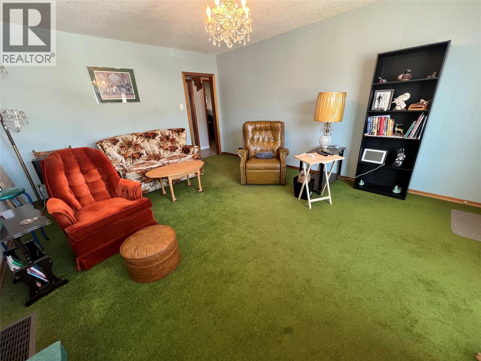 930 Milligan Avenue, Trail, BC - Indoor Photo Showing Other Room