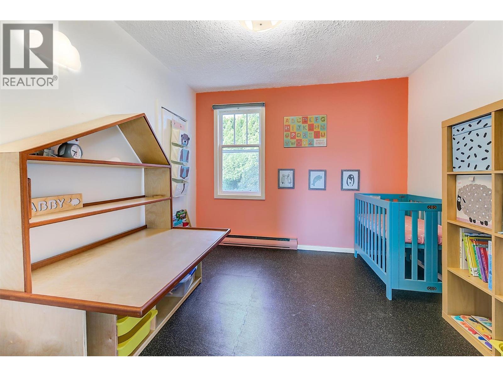 1060 Tataryn Road, Kelowna, BC - Indoor