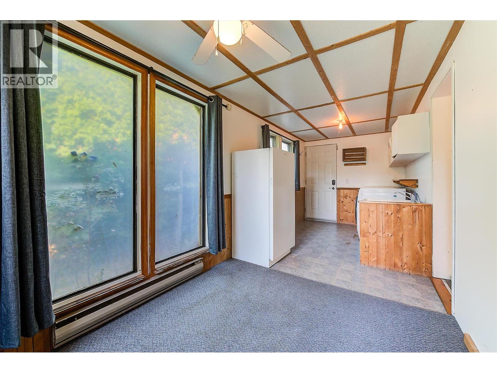 1060 Tataryn Road, Kelowna, BC - Indoor Photo Showing Other Room