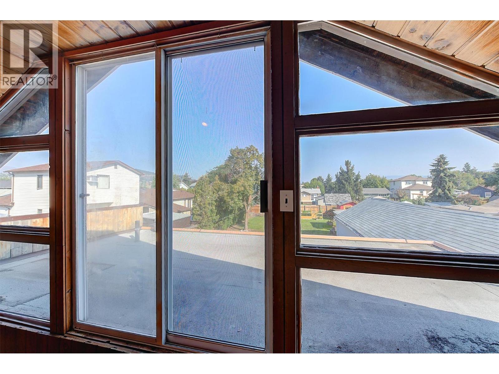 1060 Tataryn Road, Kelowna, BC - Indoor Photo Showing Other Room