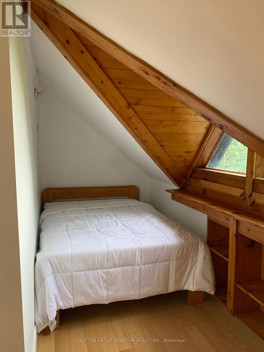 2724 River Road, Frontenac, ON - Indoor Photo Showing Bedroom