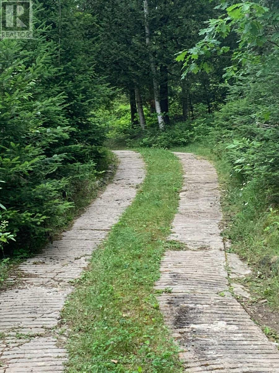 2724 River Road, Frontenac, ON - Outdoor