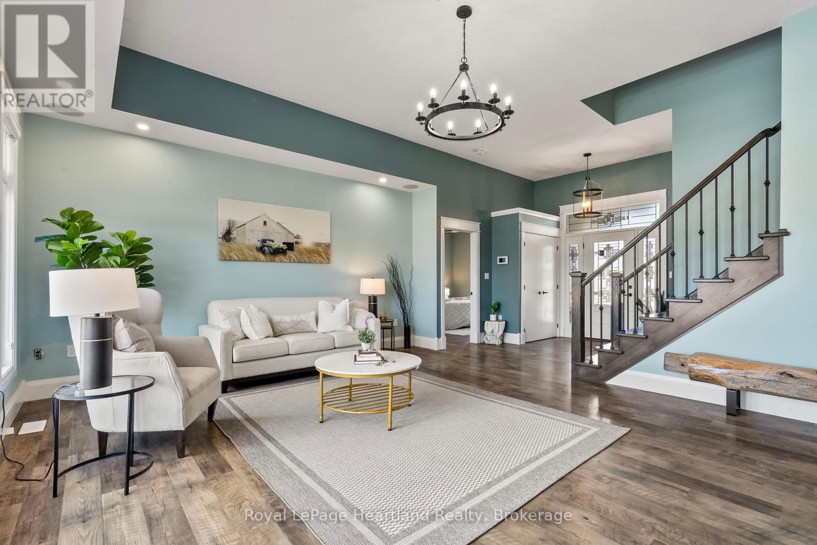 411 Jane Street, Minto, ON - Indoor Photo Showing Living Room