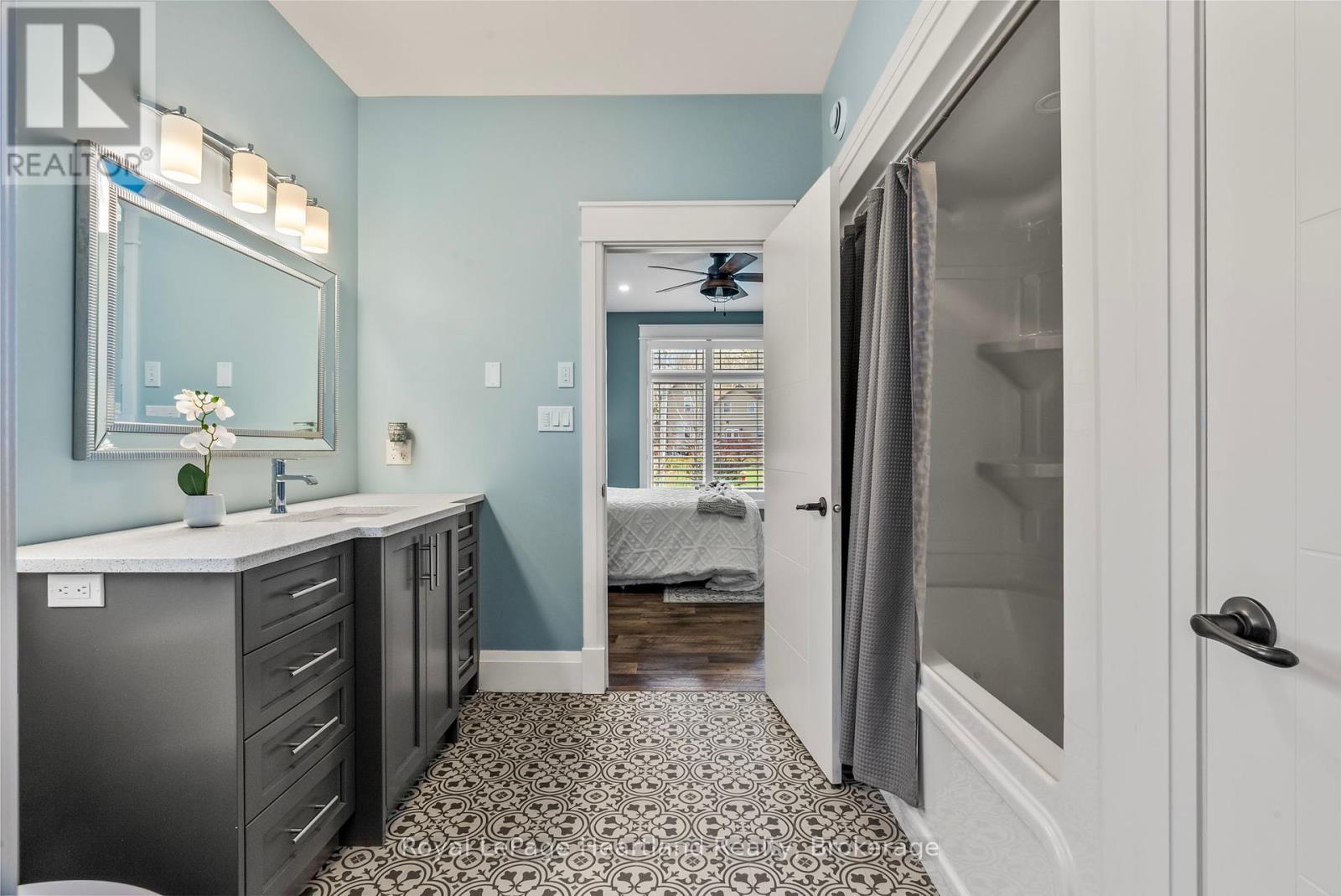 411 Jane Street, Minto, ON - Indoor Photo Showing Bathroom