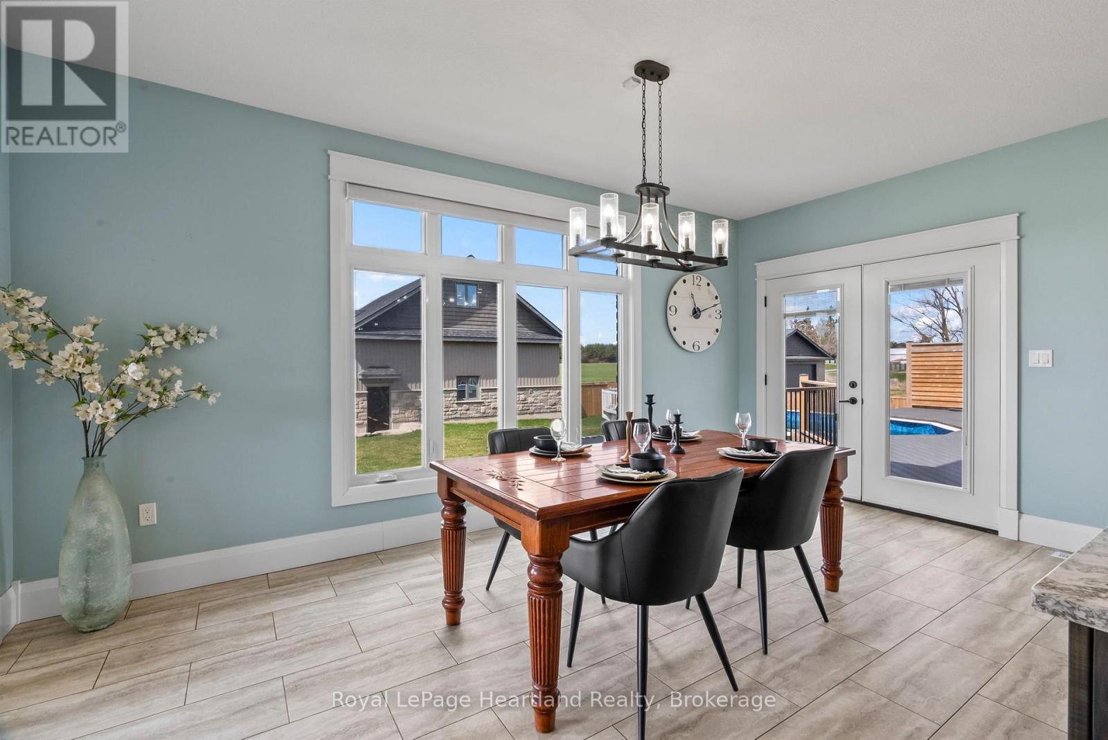 411 Jane Street, Minto, ON - Indoor Photo Showing Dining Room