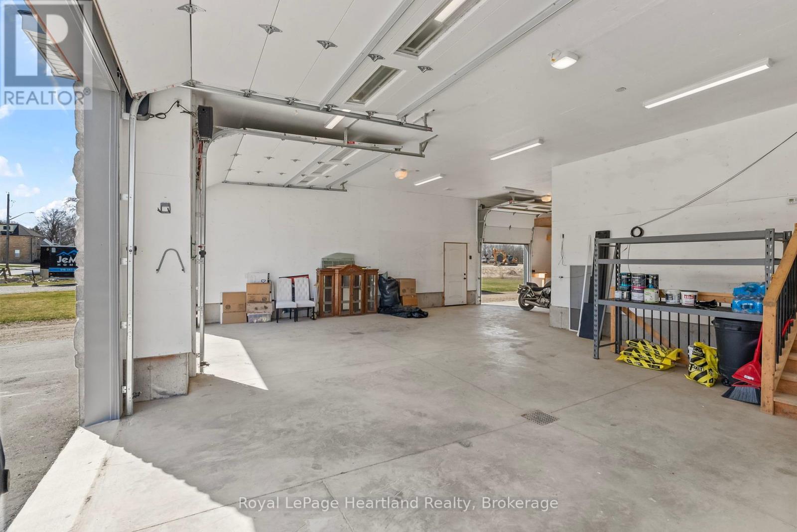 411 Jane Street, Minto, ON - Indoor Photo Showing Garage