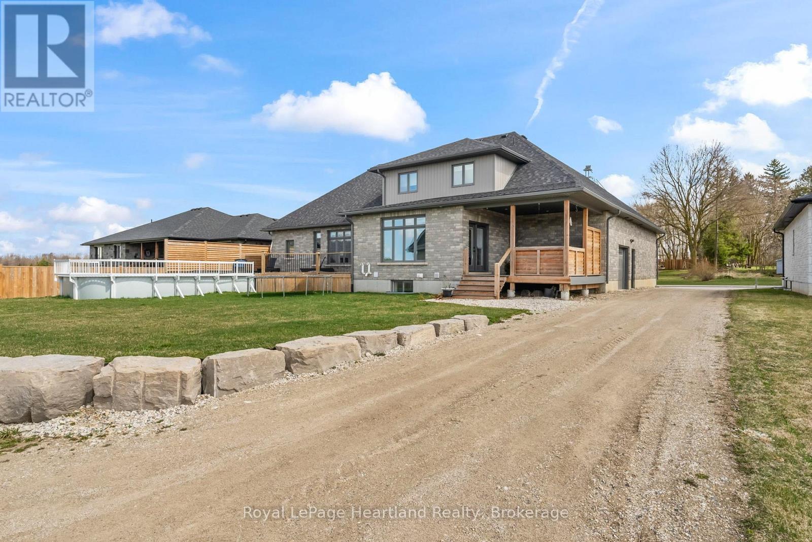 411 Jane Street, Minto, ON - Outdoor