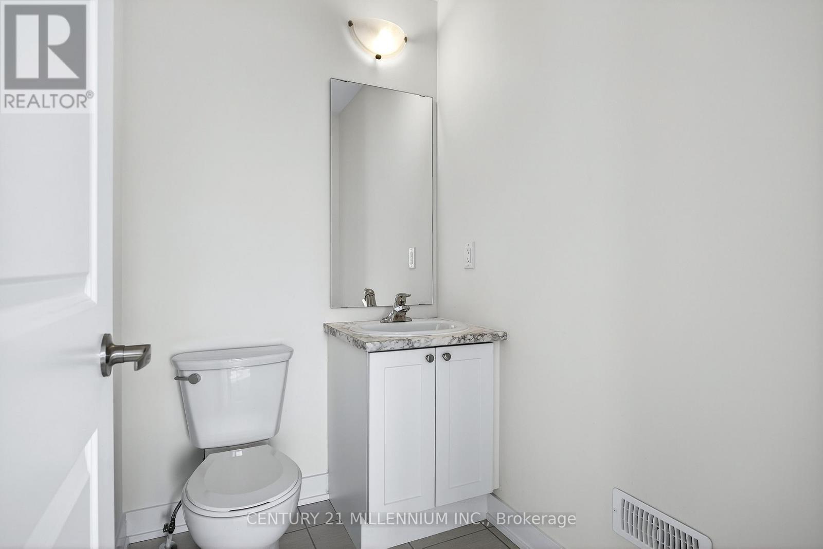 Primary 3pc ensuite - 100 Walden Drive, Shelburne, ON - Indoor Photo Showing Bathroom