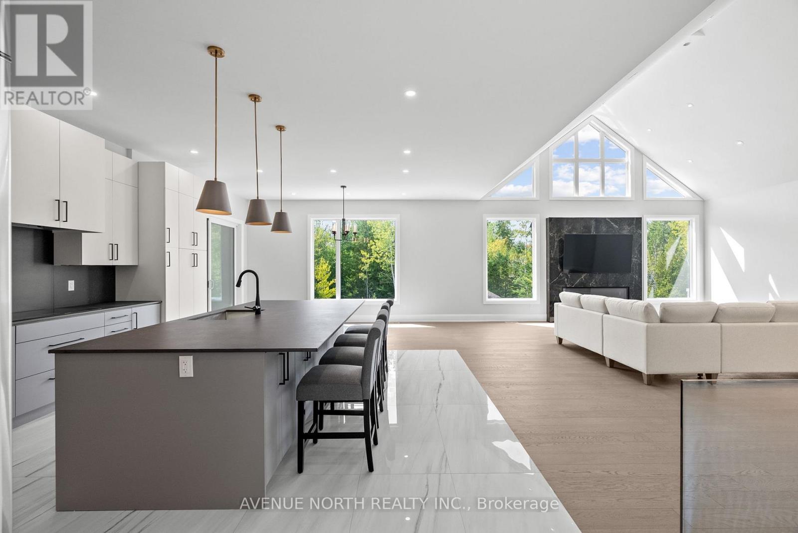 135 Cherryhill Drive, Ottawa, ON - Indoor