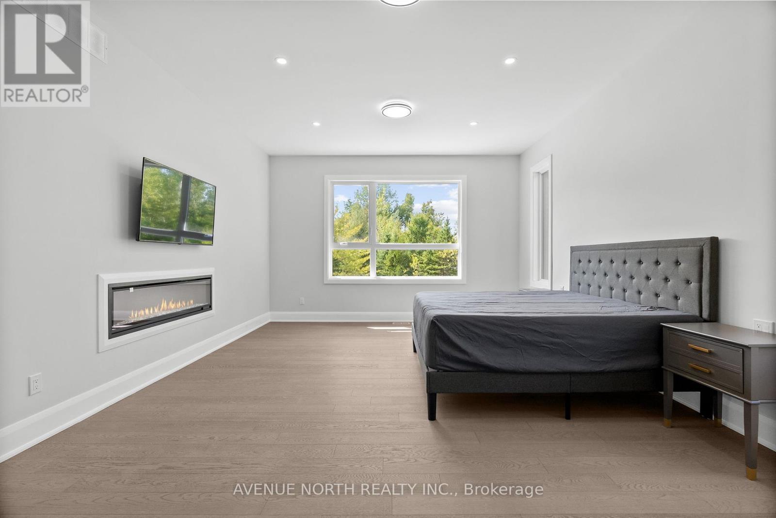 135 Cherryhill Drive, Ottawa, ON - Indoor Photo Showing Bedroom